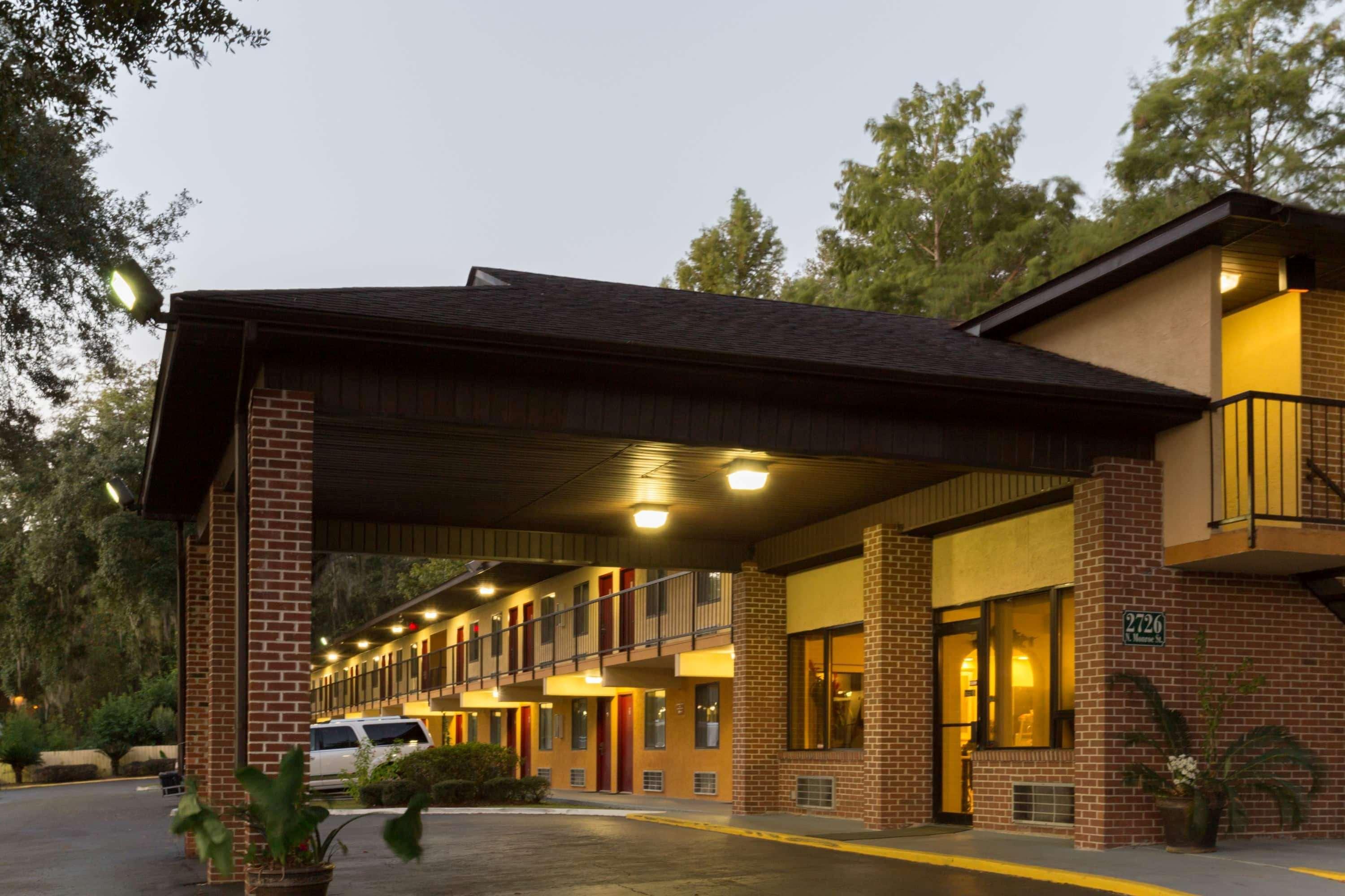 Howard Johnson By Wyndham Tallahassee Eksteriør bilde